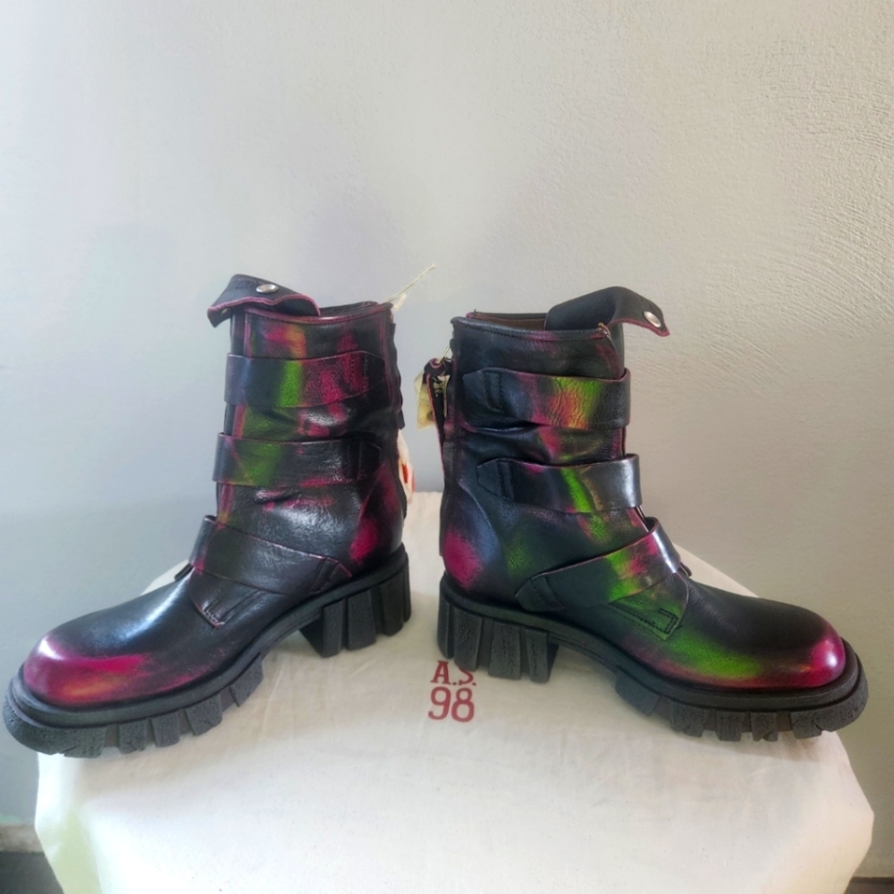 🚨Sold🚨A.S.98 size 38 Hamish in distressed Fuscia